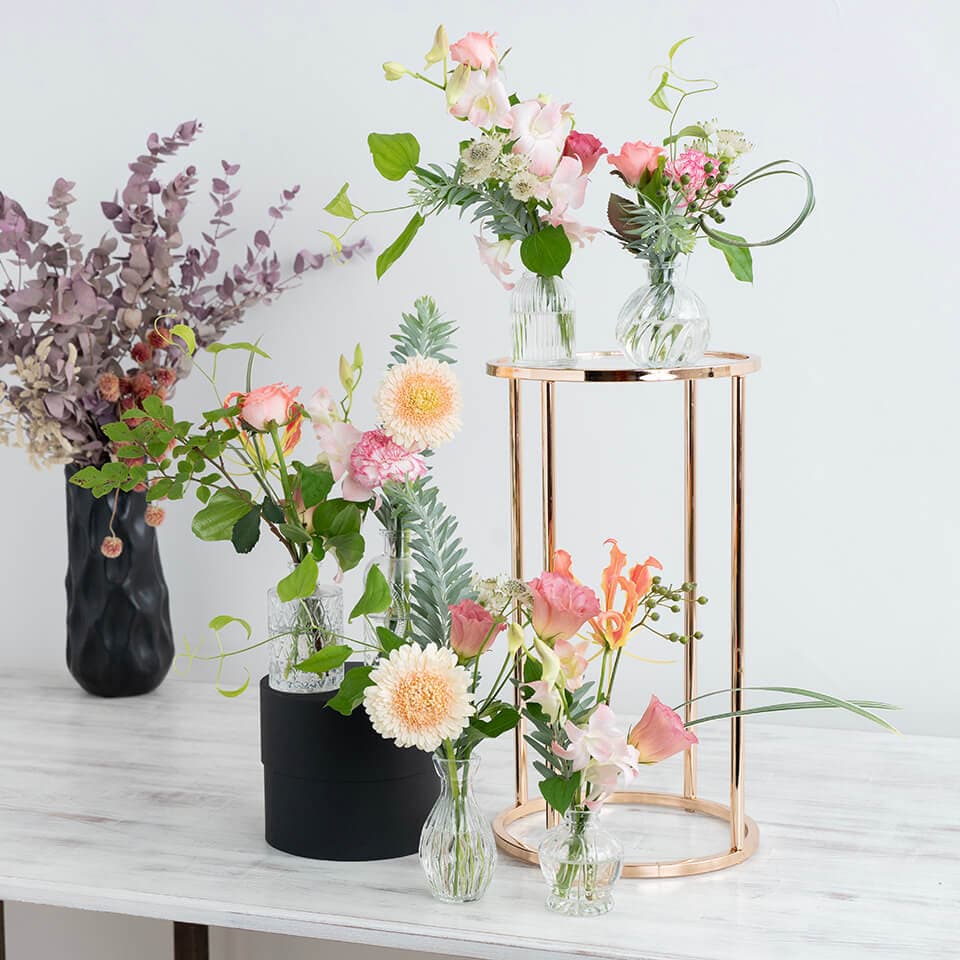 かびん6個のアレンジメント季節の花でピンク系 商品画像 6