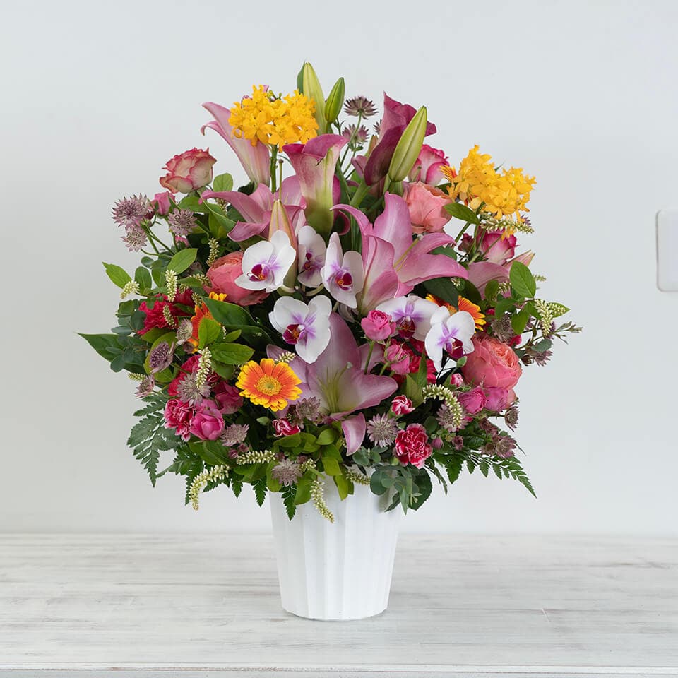 季節の花のピンク系アレンジメント 商品画像 1