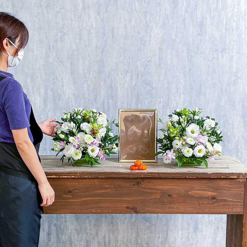仮祭壇用季節の花アレンジ1対 商品画像 2