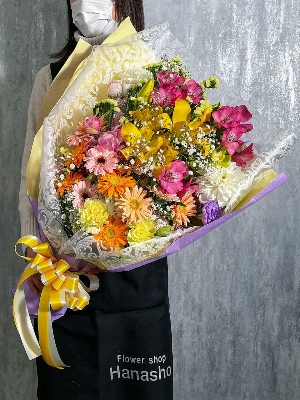 ミックスカラー 季節のお花で花束 商品画像 4