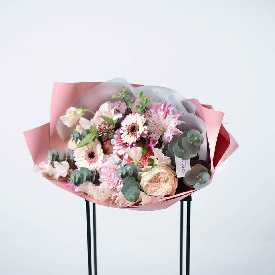 くすみカラー 季節のお任せ花束 商品画像 3