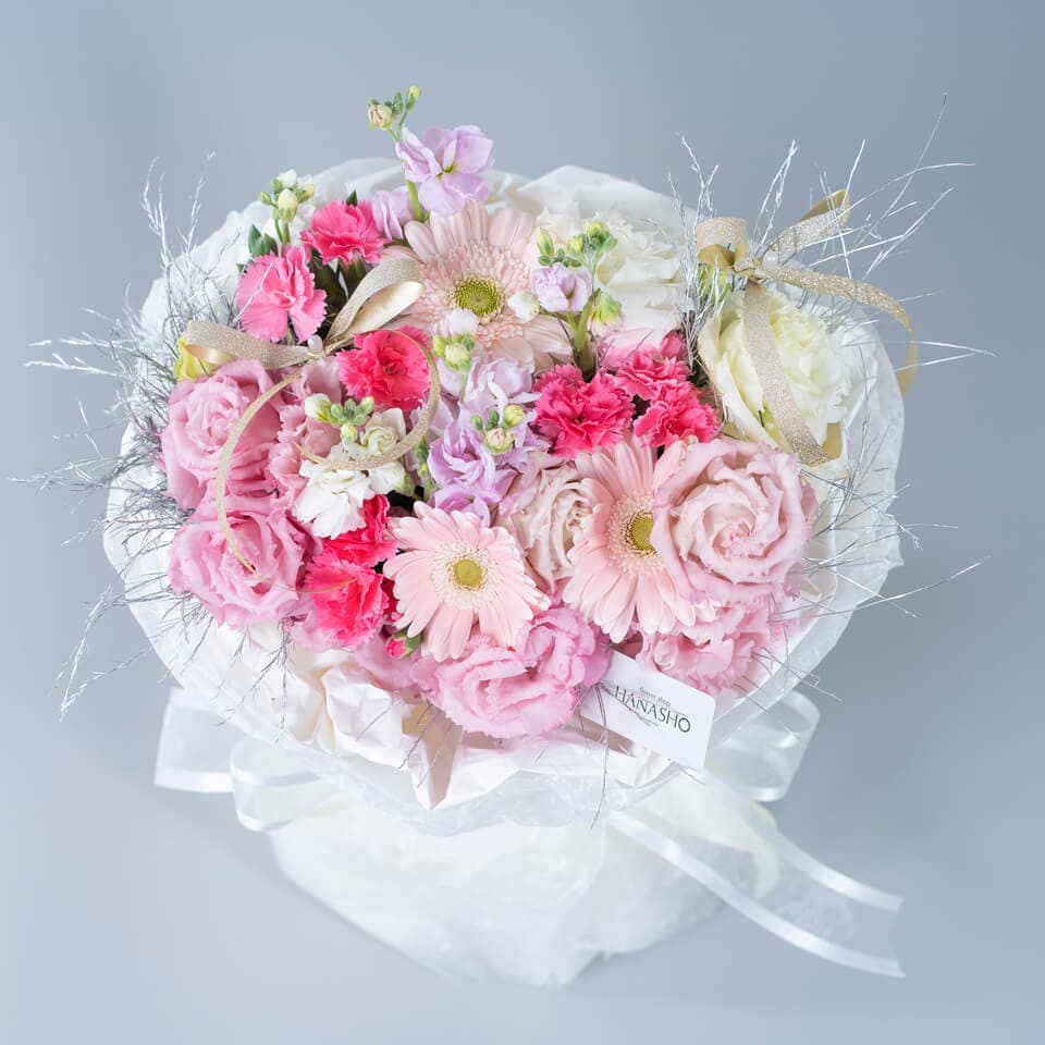 白ピンク系の季節のお花 スタンディングブーケ 商品画像 4