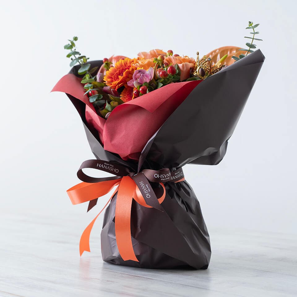 アンティークオレンジで季節の花のスタンディングブーケ 商品画像 3