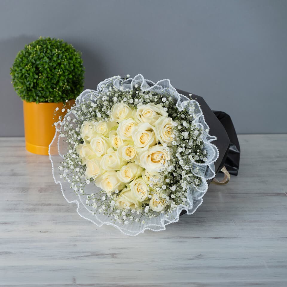 白いバラ20本とかすみ草の花束 商品画像 4