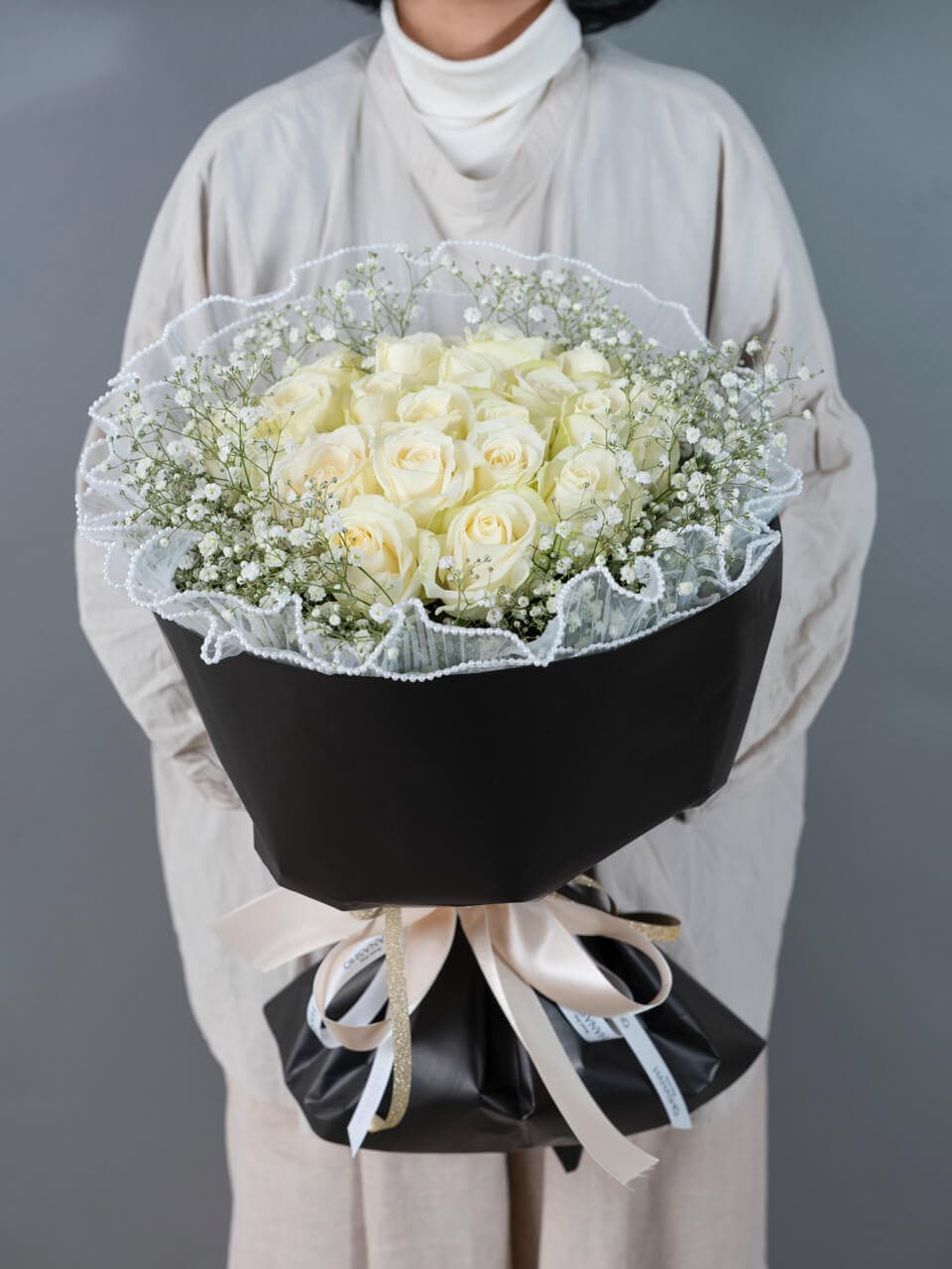 白いバラ20本とかすみ草の花束 商品画像 6